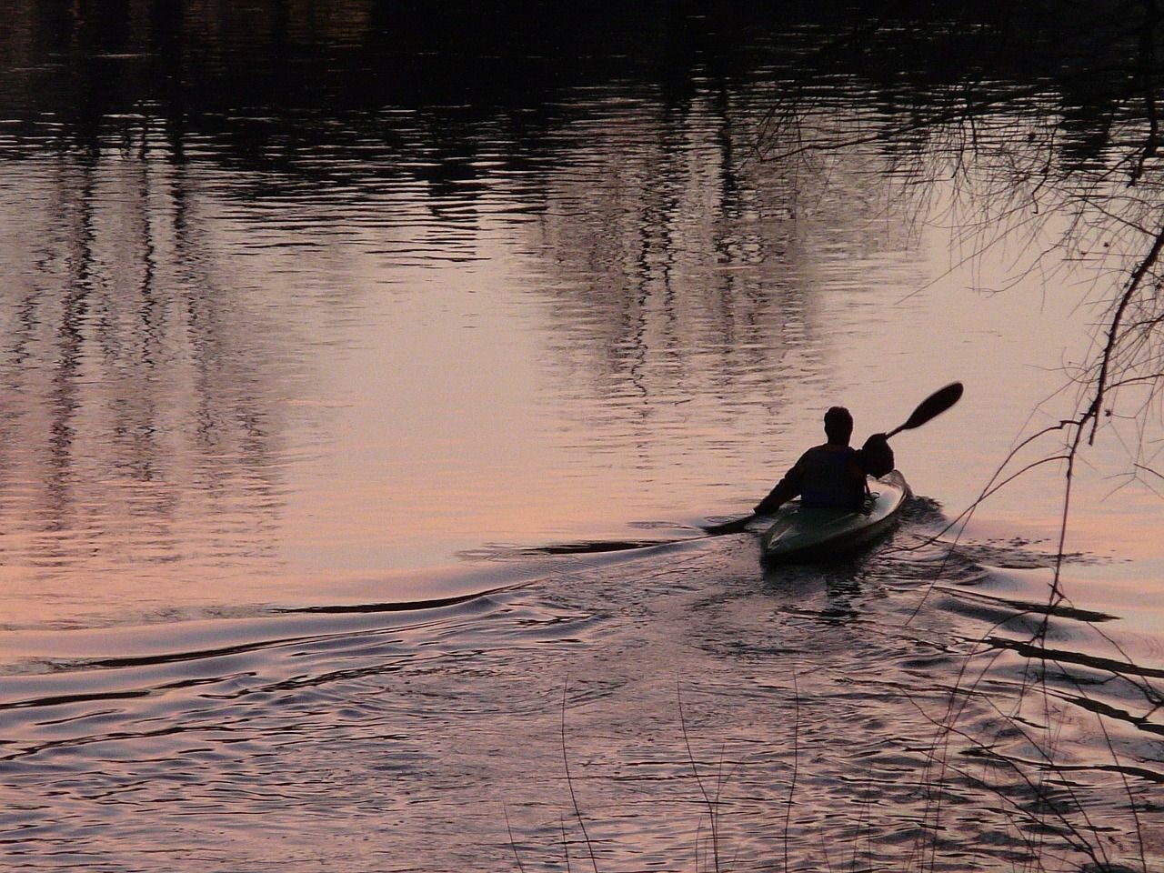 kayakers-3941_1280